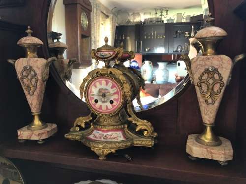 JAPY FRERES ORIGINAL FRENCH 19th CENTURY BRONZE GILT MANTLE CLOCK WITH GARNITURES